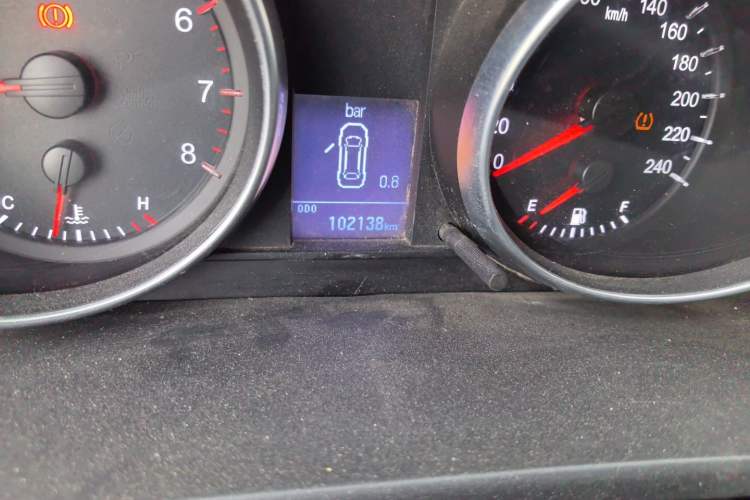 Used Haval H6 2013 Upgraded Model 1.5T Manual Two-Wheel Drive Elite Version Odometer Close Up