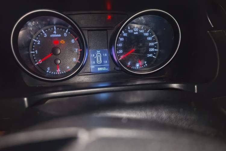 Used Haval H6 2013 Sport Edition 1.5T Manual Two-Wheel Drive Prestige Model Odometer Close Up