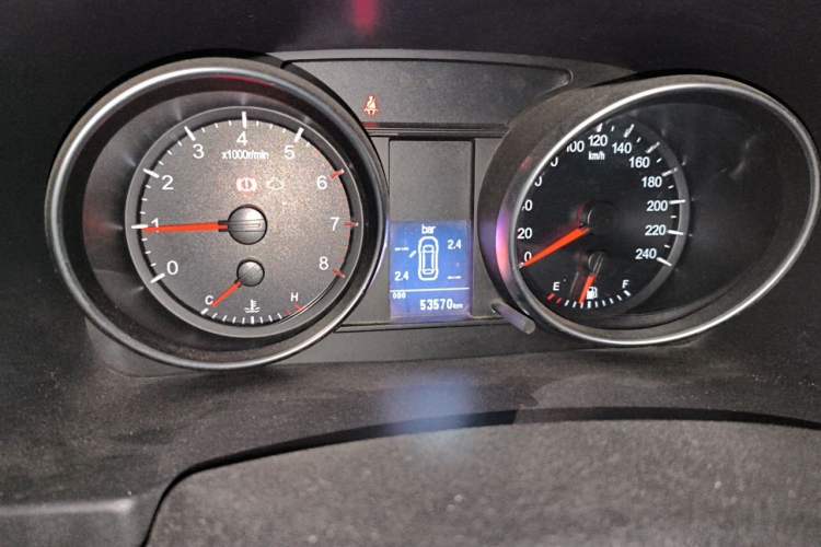Used Haval H6 2013 Sports Edition 1.5T Manual Two-Wheel Drive Elite Model Odometer Close Up