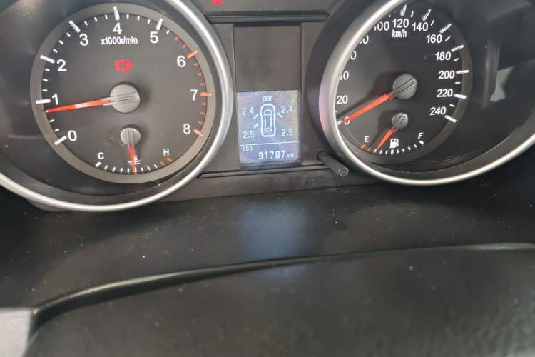 Used Haval H6 2013 Upgraded Model 1.5T Manual Two-Wheel Drive Elite Version Odometer Close Up