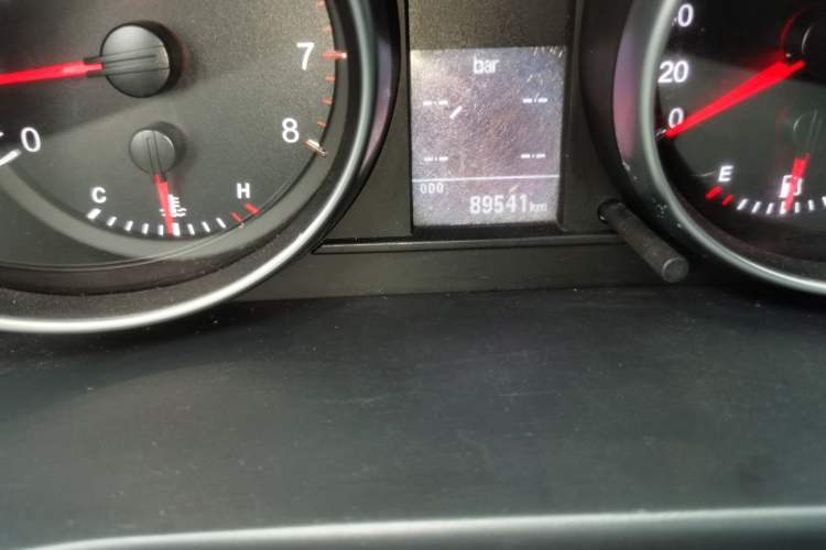 Used Haval H6 2013 Upgraded Model 1.5T Manual Two-Wheel Drive Elite Version Odometer Close Up