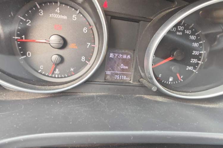Used Haval H6 2013 Upgraded Model 1.5T Manual Two-Wheel Drive Elite Version Odometer Close Up