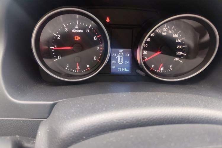 Used Haval H6 2013 Upgraded Model 1.5T Manual Two-Wheel Drive Prestige Version Odometer Close Up