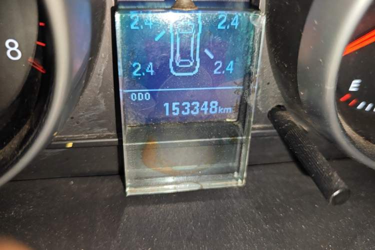 Used Haval H6 2013 Upgraded Model 1.5T Manual Two-Wheel Drive Elite Version Odometer Close Up