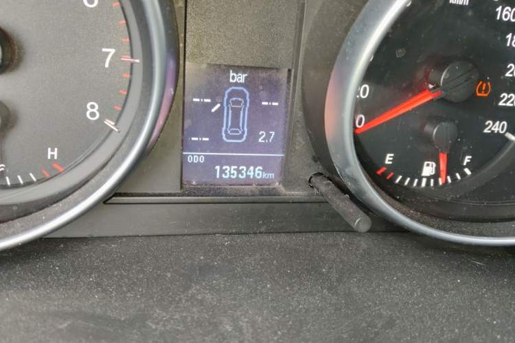 Used Haval H6 2013 Sports Edition 1.5T Manual Two-Wheel Drive Elite Model Odometer Close Up