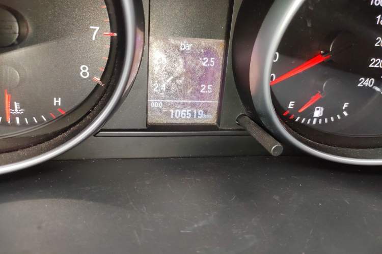 Used Haval H6 2013 Upgraded Model 1.5T Manual Two-Wheel Drive Elite Version Odometer Close Up