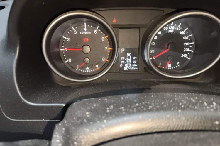 Used Haval H6 2013 Upgraded Model 2.4L Automatic Two-Wheel Drive Elite Version Odometer Close Up
