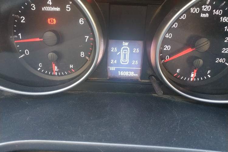 Used Haval H6 2013 Upgraded Model 1.5T Manual Two-Wheel Drive Elite Version Odometer Close Up