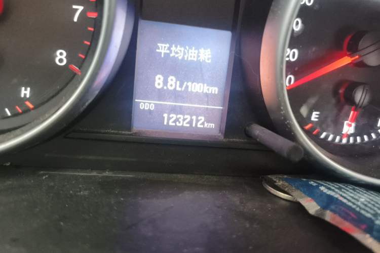Used Haval H6 2013 Upgraded Model 1.5T Manual Two-Wheel Drive Elite Version Odometer Close Up