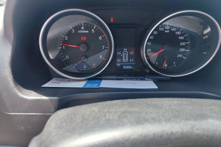 Used Haval H6 2013 Upgraded Model 1.5T Manual Two-Wheel Drive Elite Version Odometer Close Up