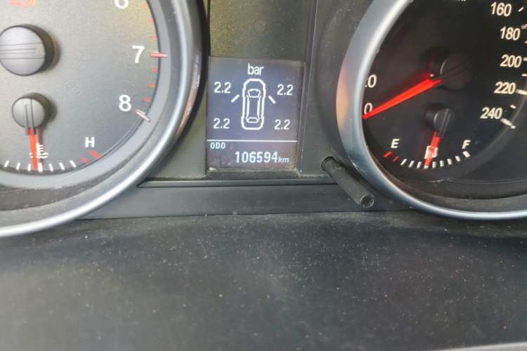 Used Haval H6 2013 Upgraded Model 1.5T Manual Two-Wheel Drive Elite Version Odometer Close Up