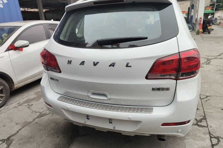Used Haval H6 2013 Upgraded Model 2.4L Automatic Two-Wheel Drive Prestige Version
