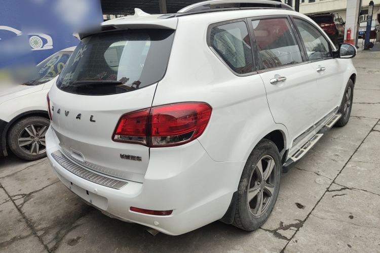 Used Haval H6 2013 Upgraded Model 2.4L Automatic Two-Wheel Drive Prestige Version
