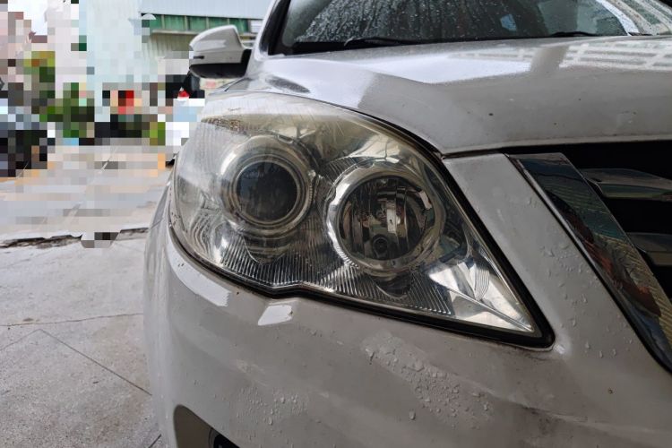 Used Haval H6 2013 Upgraded Model 1.5T Manual Two-Wheel Drive Elite Version Right Front Headlight
