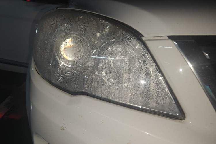 Used Haval H6 2013 Upgraded Model 1.5T Manual Two-Wheel Drive Elite Version Right Front Headlight