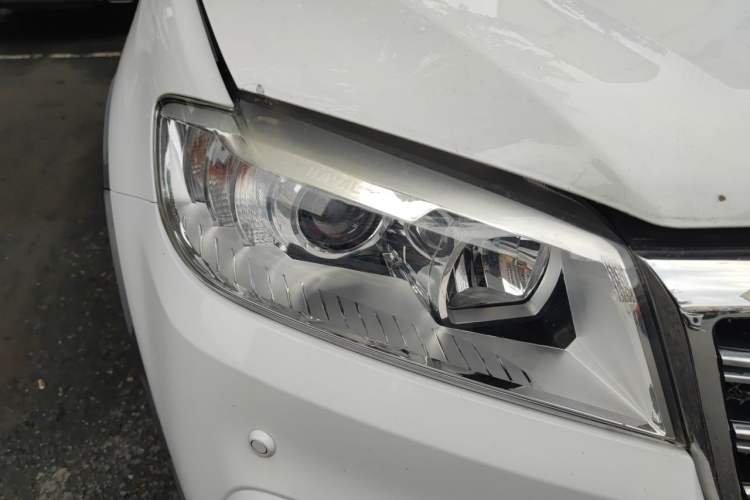 Used Haval H6 2013 Sport Edition 1.5T Manual 4x4 Elite Model Right Front Headlight