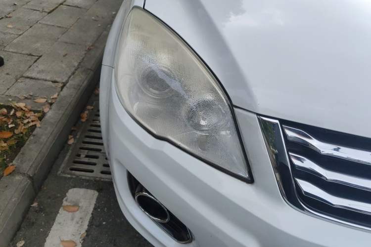 Used Haval H6 2013 Upgraded Model 1.5T Manual Two-Wheel Drive Urban Version Right Front Headlight