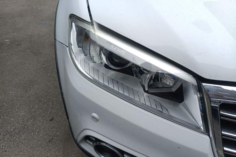 Used Haval H6 2013 Sports Edition 1.5T Manual Two-Wheel Drive Elite Model Right Front Headlight