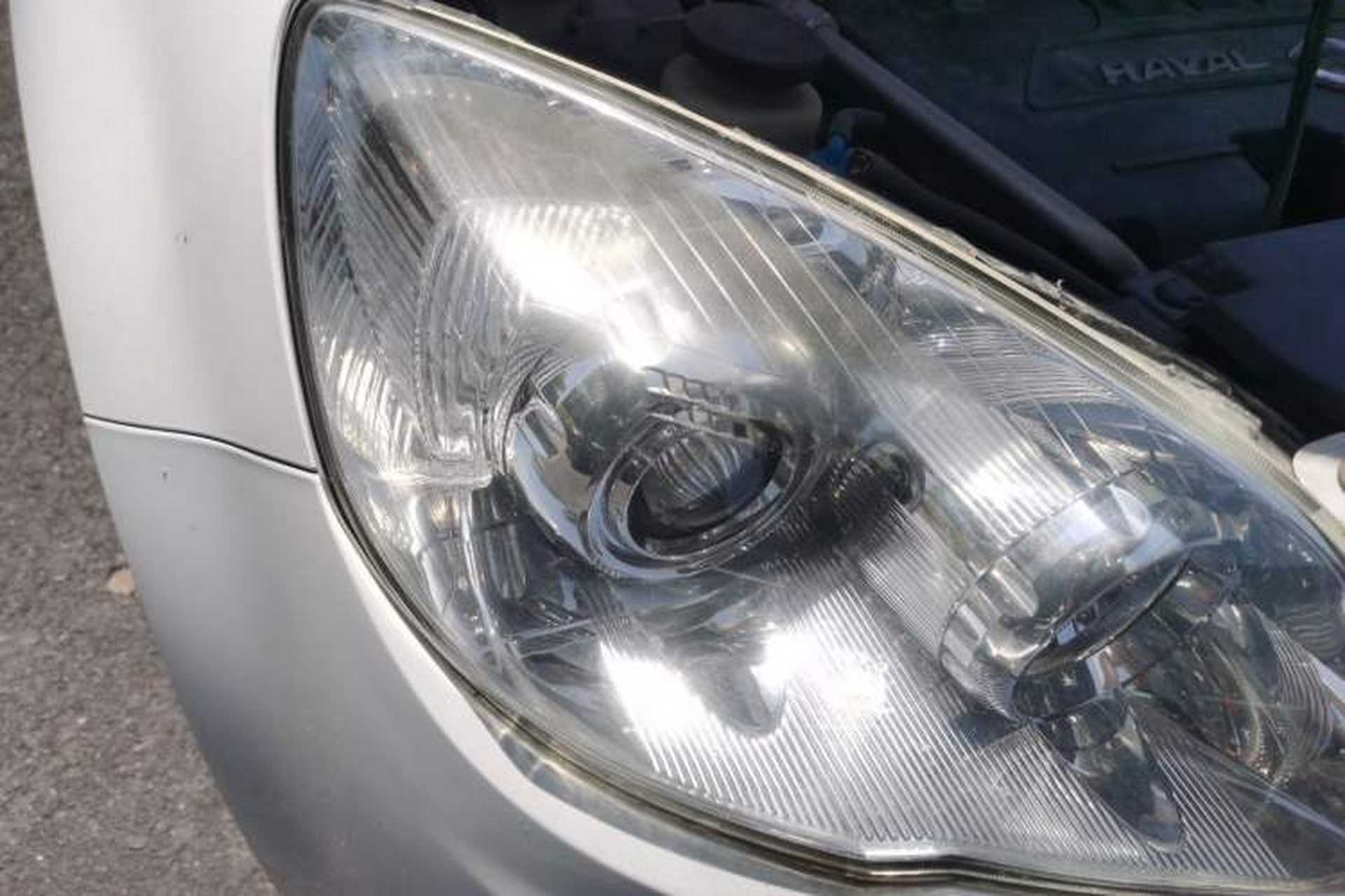 Used Haval H6 2013 Upgraded Model 1.5T Manual Two-Wheel Drive Elite Version Right Front Headlight
