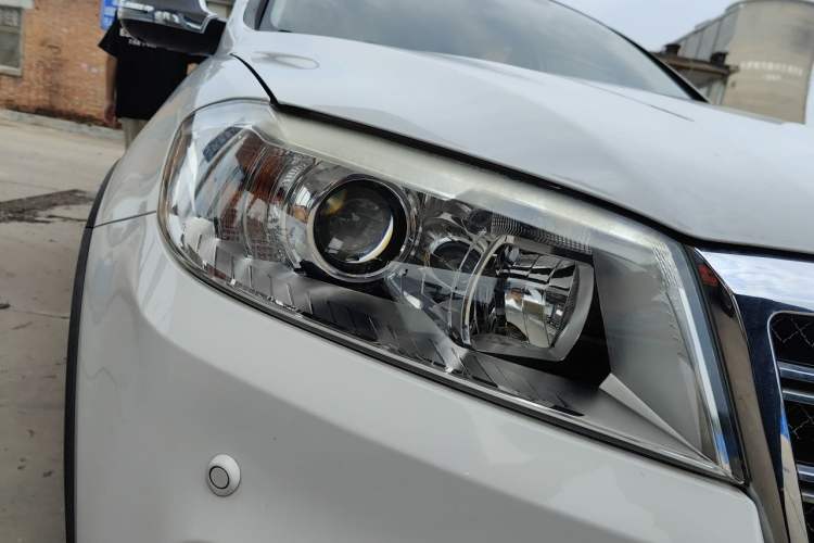 Used Haval H6 2013 Sports Edition 1.5T Manual Two-Wheel Drive Elite Model Right Front Headlight