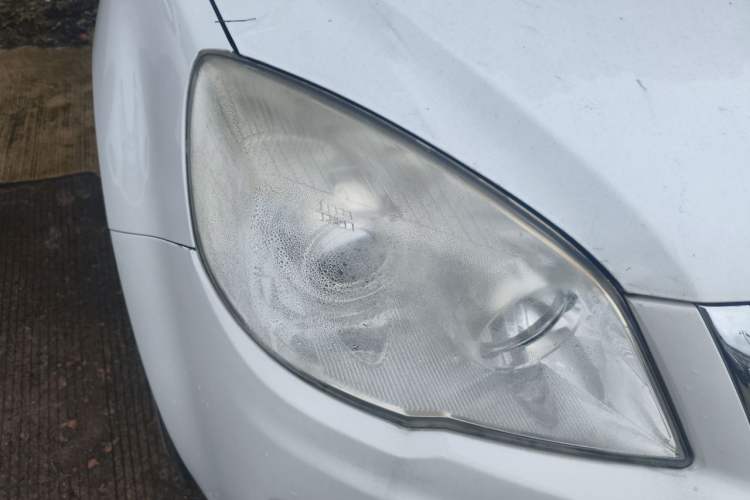 Used Haval H6 2013 Upgraded Model 1.5T Manual Two-Wheel Drive Elite Version Right Front Headlight