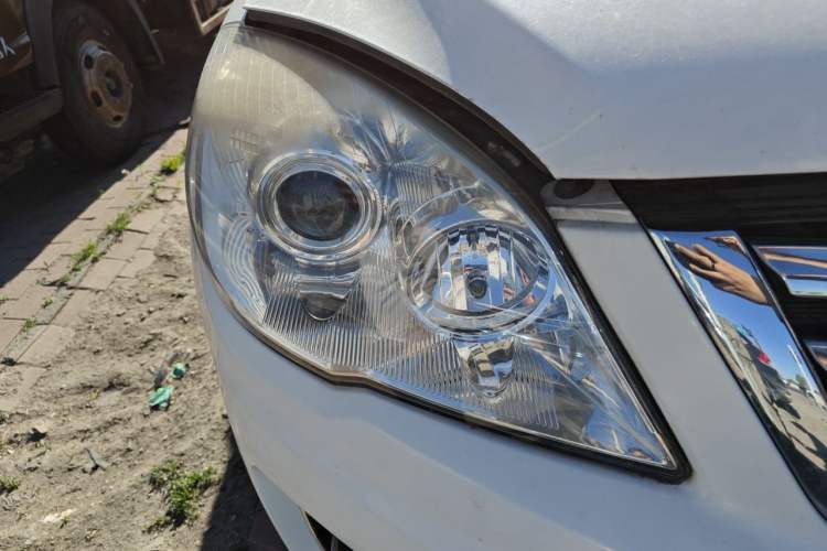 Used Haval H6 2013 Upgraded Model 1.5T Manual 4x4 Elite Version Right Front Headlight