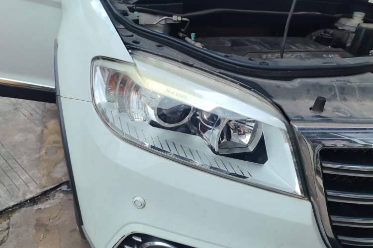 Used Haval H6 2013 Sport Edition 1.5T Manual Two-Wheel Drive Prestige Model Right Front Headlight