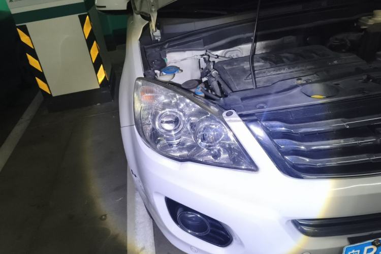 Used Haval H6 2013 Upgraded Model 1.5T Manual Two-Wheel Drive Elite Version Right Front Headlight