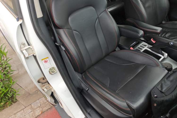 Used Haval H6 2013 Sports Edition 1.5T Manual Two-Wheel Drive Elite Model Right Front Seat