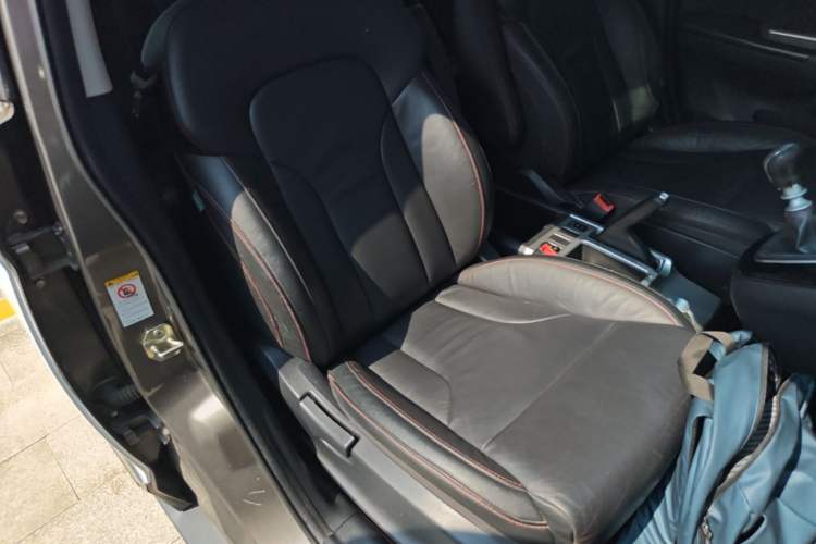 Used Haval H6 2013 Sports Edition 1.5T Manual Two-Wheel Drive Elite Model Right Front Seat