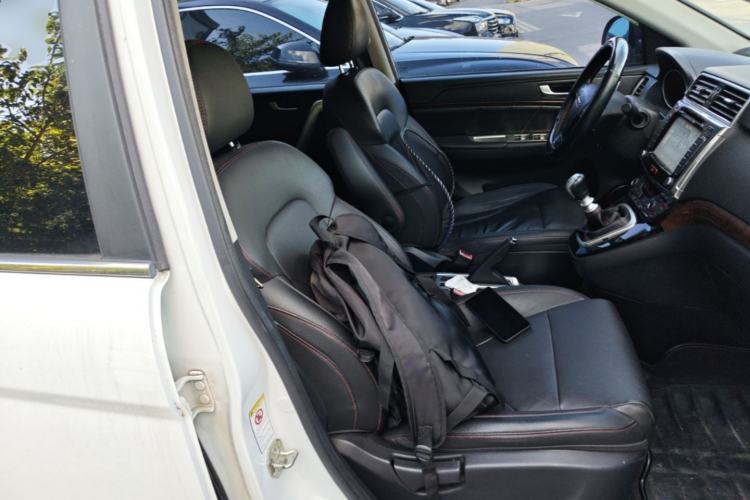 Used Haval H6 2013 Sports Edition 1.5T Manual Two-Wheel Drive Elite Model Right Front Seat