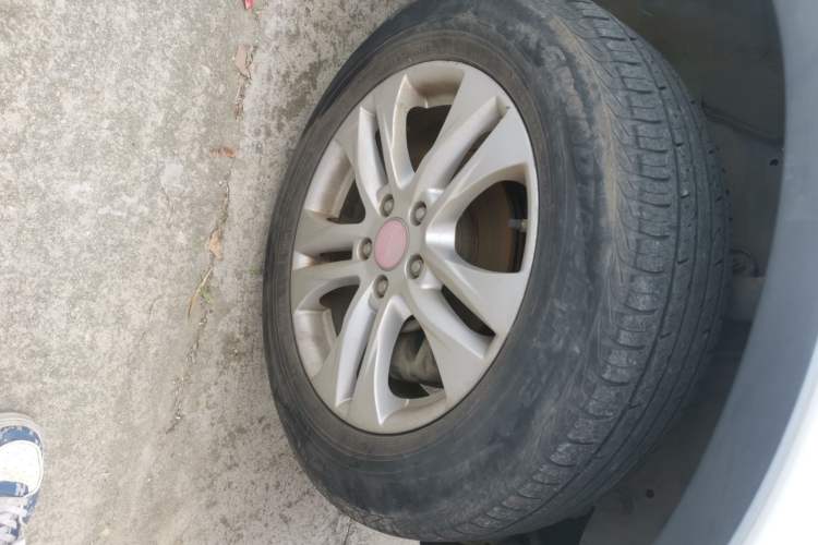 Used Haval H6 2013 Sport Edition 1.5T Manual Two-Wheel Drive Prestige Model Right Front Wheel Hub