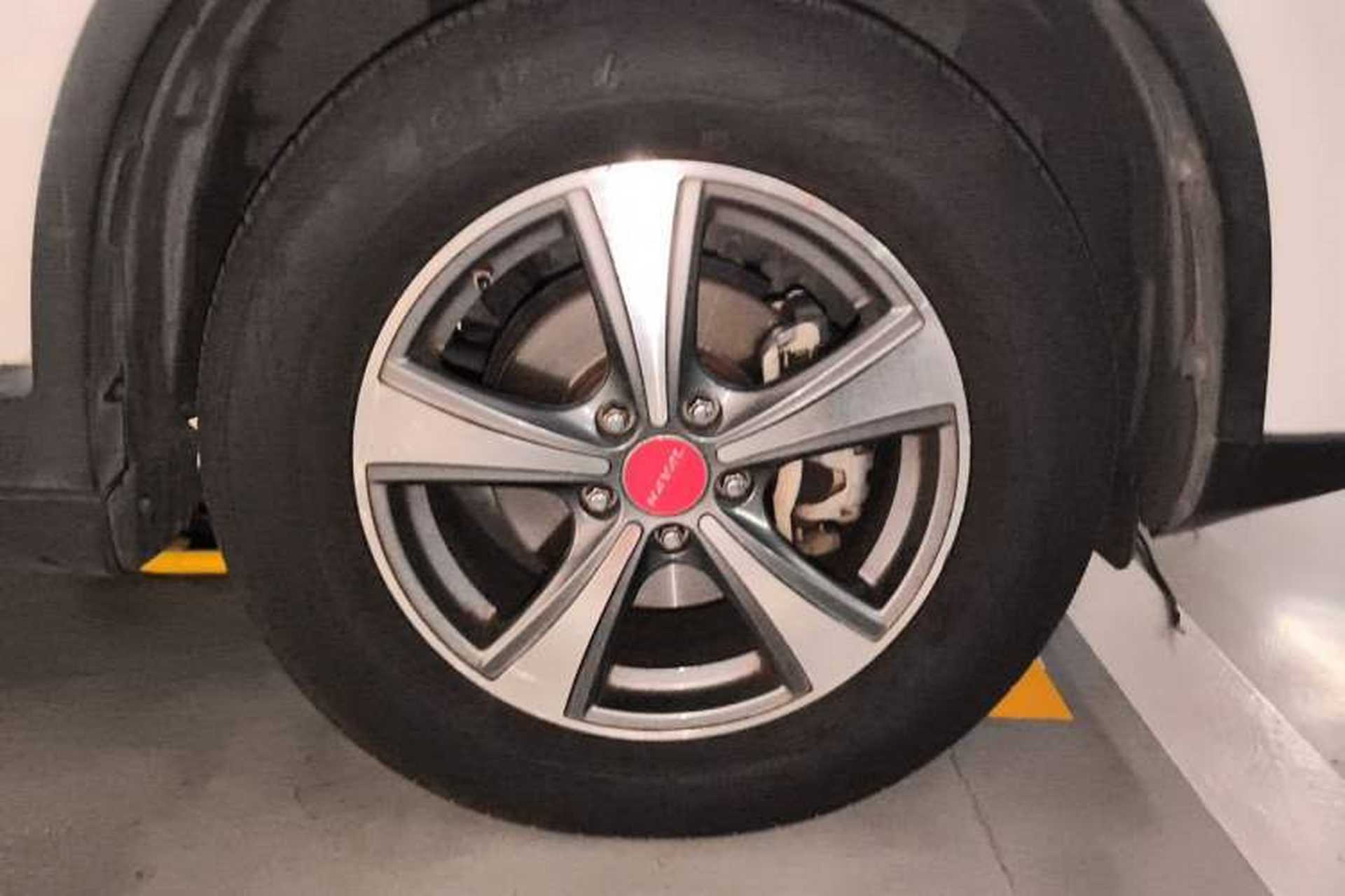 Used Haval H6 2013 Sport Edition 1.5T Manual Two-Wheel Drive Prestige Model Right Front Wheel Hub