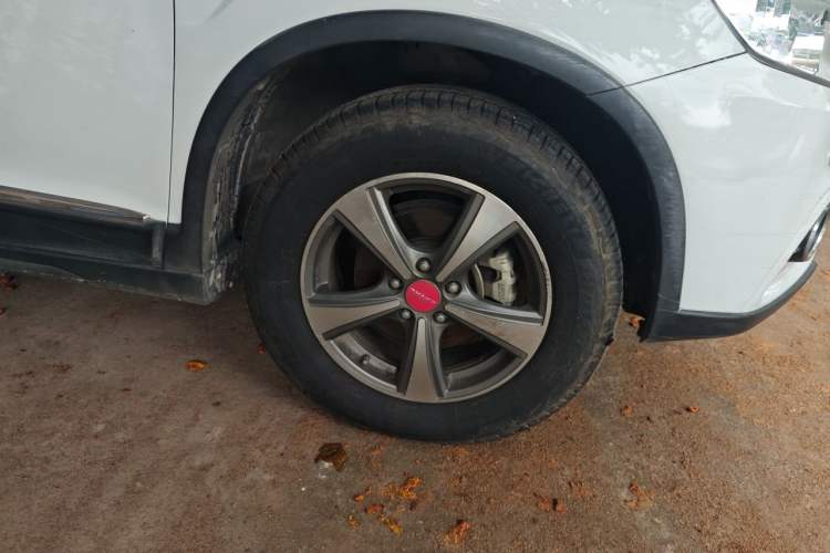 Used Haval H6 2013 Sport Edition 1.5T Manual Two-Wheel Drive Prestige Model Right Front Wheel Hub