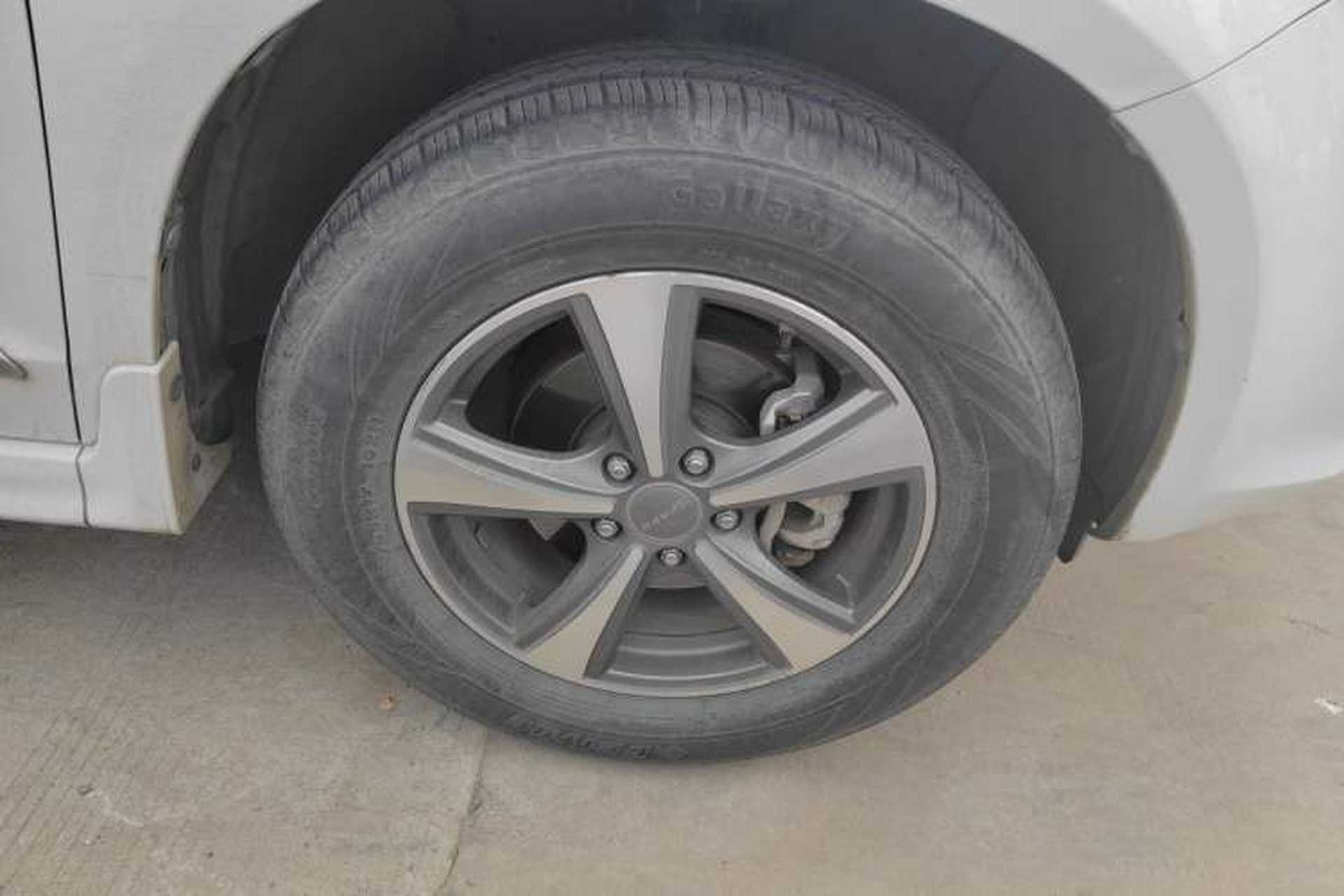 Used Haval H6 2013 Upgraded Model 1.5T Manual Two-Wheel Drive Elite Version Right Front Wheel Hub