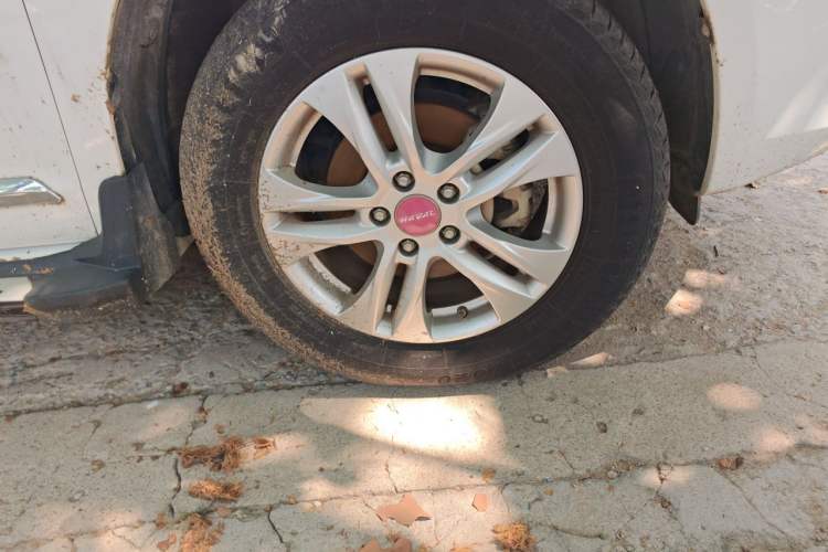 Used Haval H6 2013 Upgraded Model 1.5T Manual Two-Wheel Drive Elite Version Right Front Wheel Hub