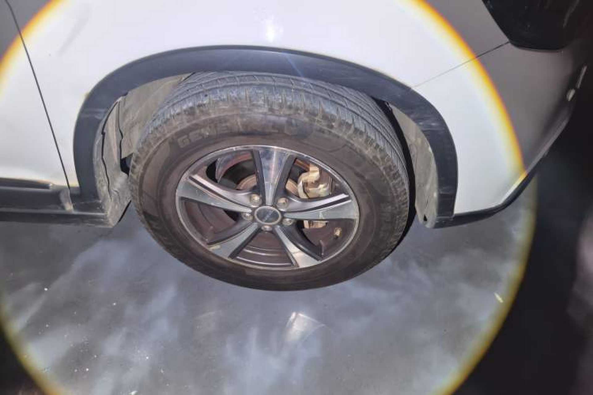 Used Haval H6 2013 Sport Edition 1.5T Manual Two-Wheel Drive Prestige Model Right Front Wheel Hub