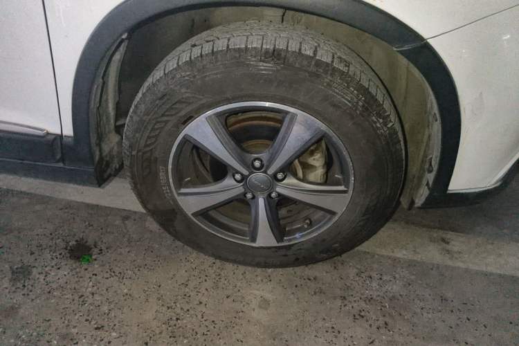 Used Haval H6 2013 Sport Edition 1.5T Manual Two-Wheel Drive Prestige Model Right Front Wheel Hub