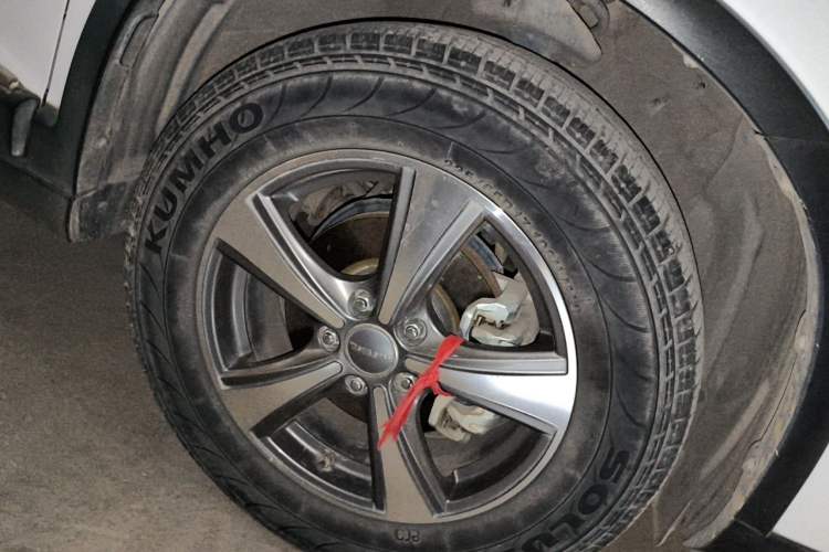 Used Haval H6 2013 Sports Edition 1.5T Manual Two-Wheel Drive Elite Model Right Front Wheel Hub