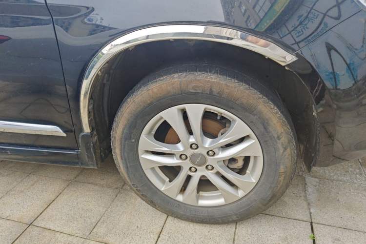 Used Haval H6 2013 Upgraded Model 1.5T Manual Two-Wheel Drive Elite Version Right Front Wheel Hub