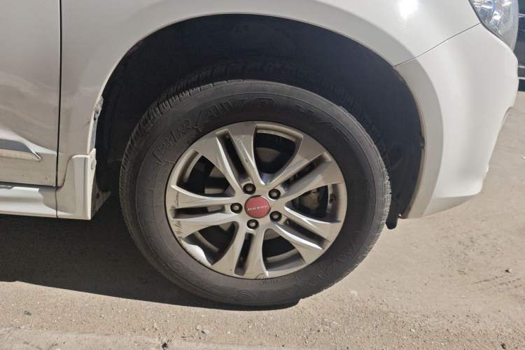 Used Haval H6 2013 Upgraded Model 1.5T Manual Two-Wheel Drive Elite Version Right Front Wheel Hub