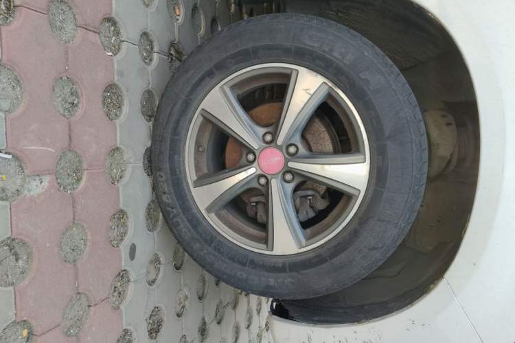Used Haval H6 2013 Sports Edition 1.5T Manual Two-Wheel Drive Elite Model Right Front Wheel Hub