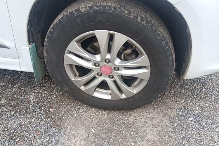 Used Haval H6 2013 Upgraded Model 1.5T Manual Two-Wheel Drive Elite Version Right Front Wheel Hub