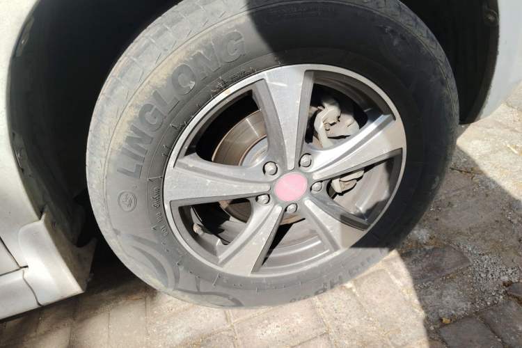 Used Haval H6 2013 Upgraded Model 1.5T Manual Two-Wheel Drive Elite Version Right Front Wheel Hub