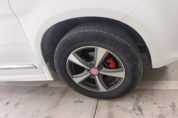 Used Haval H6 2013 Upgraded Model 1.5T Manual Two-Wheel Drive Elite Version Right Front Wheel Hub
