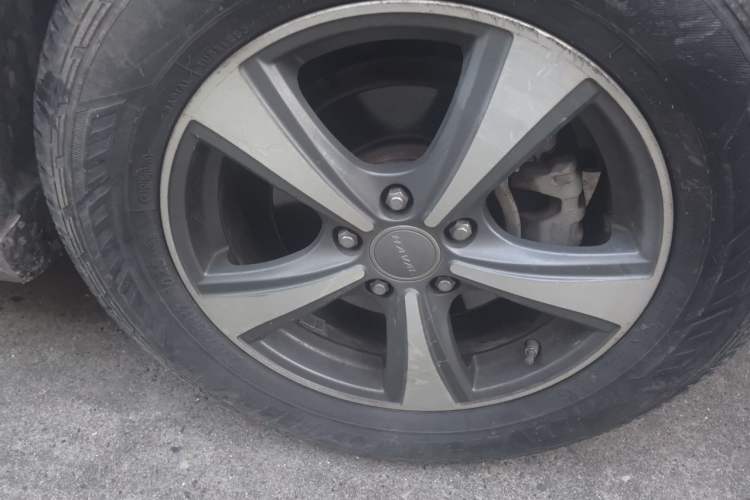 Used Haval H6 2013 Sports Edition 1.5T Manual Two-Wheel Drive Elite Model Right Front Wheel Hub