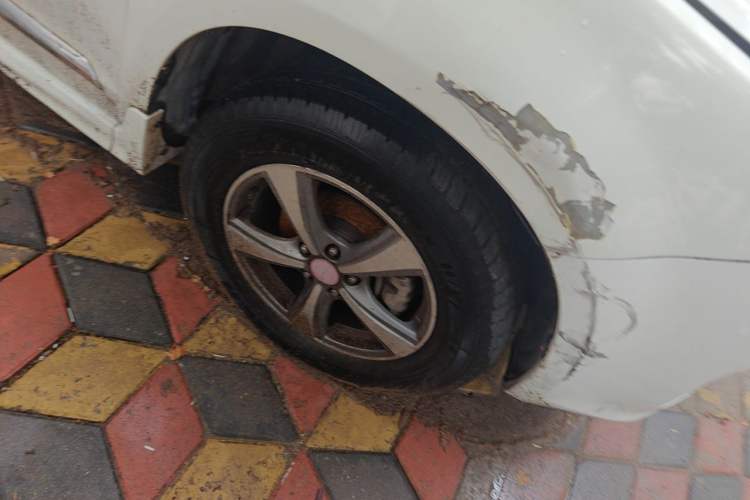 Used Haval H6 2013 Upgraded Model 2.4L Automatic Two-Wheel Drive Elite Version Right Front Wheel Hub