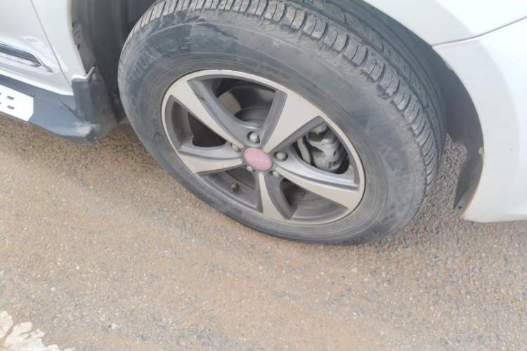 Used Haval H6 2013 Upgraded Model 1.5T Manual Two-Wheel Drive Elite Version Right Front Wheel Hub