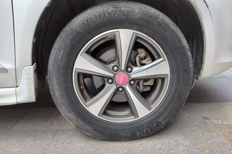 Used Haval H6 2013 Upgraded Model 1.5T Manual Two-Wheel Drive Elite Version Right Front Wheel Hub