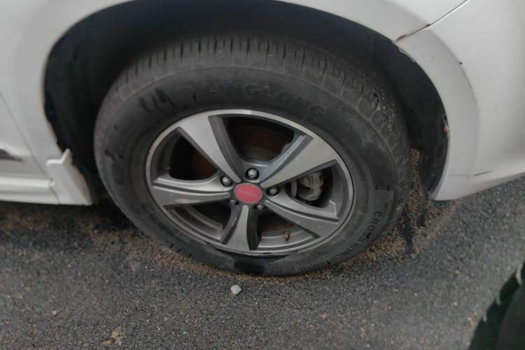 Used Haval H6 2013 Upgraded Model 1.5T Manual Two-Wheel Drive Elite Version Right Front Wheel Hub